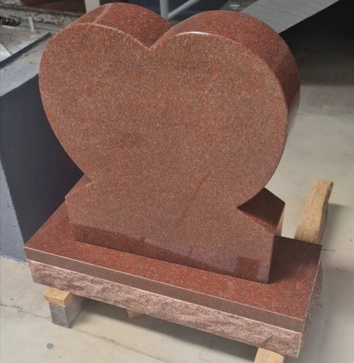 Red Granites Monuments 